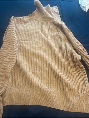 Cozy Ribbed Turtleneck Sweater - Camel